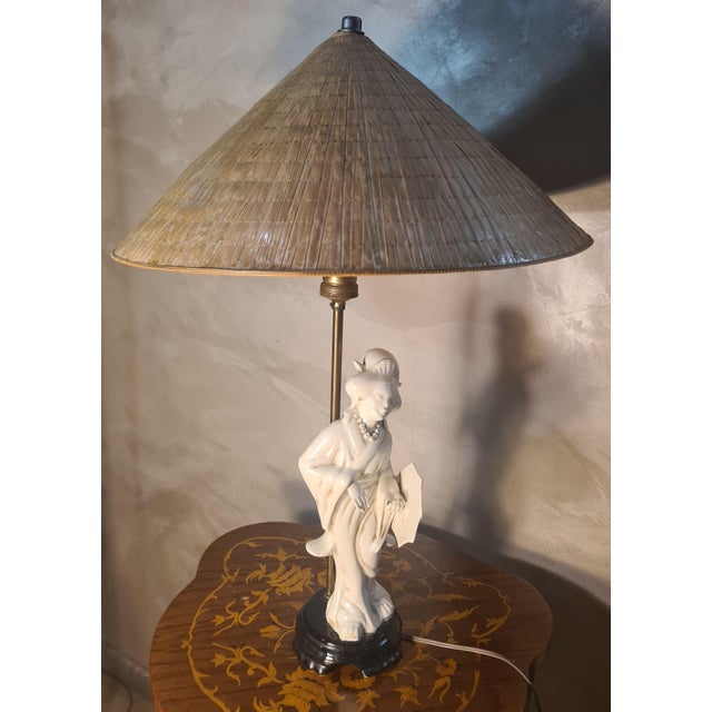 White Porcelain Geisha Lamp with Rice Straw Lampshade, 1950s, in Very Good conditions. Designed 1950 to 1959 European Plug...