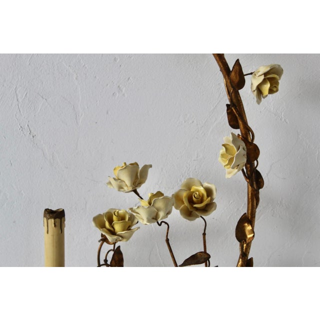 Italian Gilded Tole Porcelain Yellow Roses Leaf Vine Marble Base Table Accent Lamp Vintage Mid-Century For Sale - Image 13 of 17