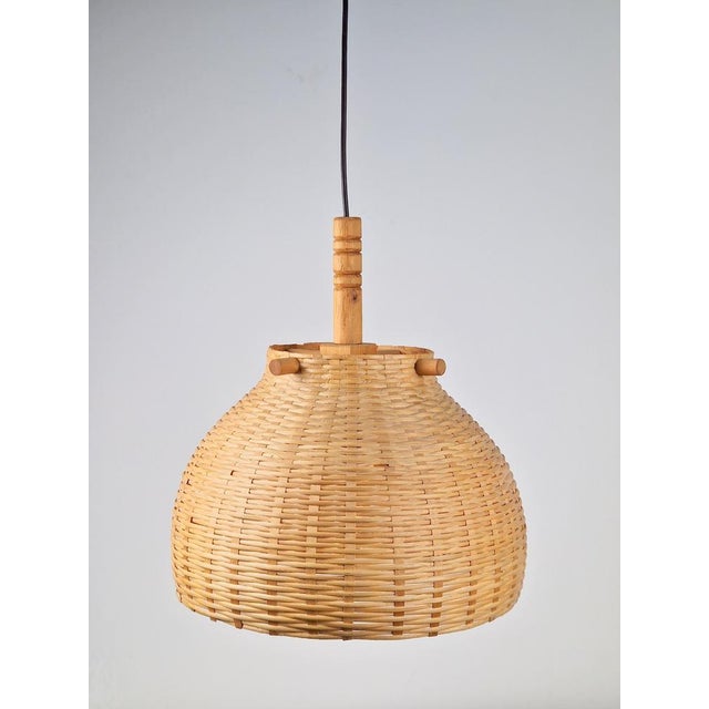Boho Chic Scandinavian Wicker Rattan and Pine Pendant Lamp, 1960s For Sale - Image 3 of 9
