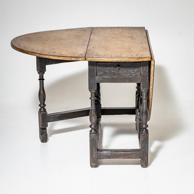English Drop-Leaf Table, 1800s For Sale - Image 3 of 9
