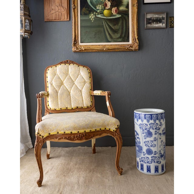 Blue Willow Chinoiserie Ceramic Umbrella Stand For Sale - Image 4 of 16