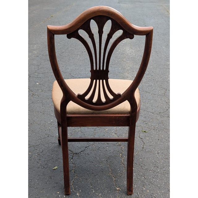 Vintage Drexel Hepplewhite Style Carved Shield Back Dining Chairs - Set of 4 For Sale - Image 13 of 18