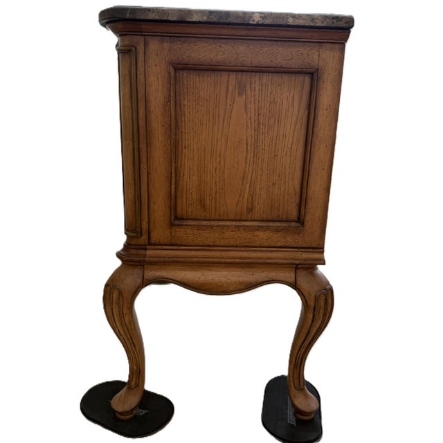 Pair of French Provincial Burl Wood Nightstands With Marble Tops – Bombe Chest Style For Sale - Image 4 of 13