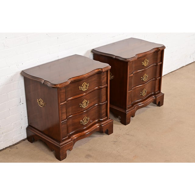 Harden Furniture Harden Furniture Georgian Solid Cherry Wood Three-Drawer Bedside Chests, Pair For Sale - Image 4 of 15