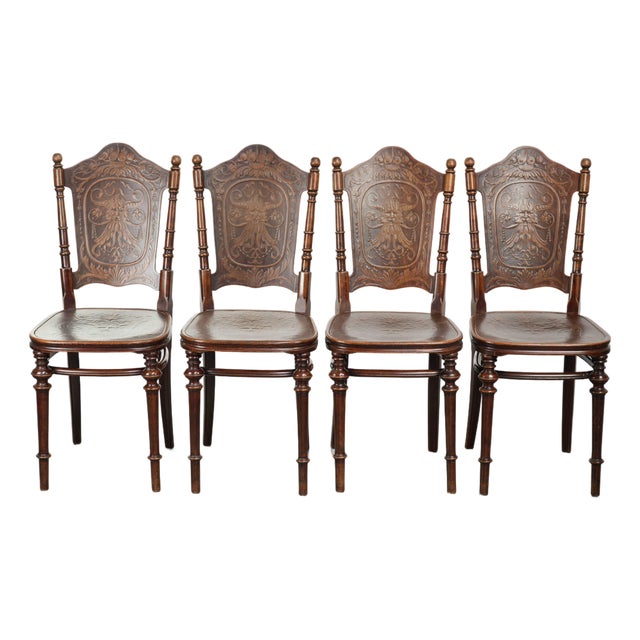 Antique Late 18th Century Art Nouveau Style Bentwood Bistro Chairs, Set of 4 For Sale