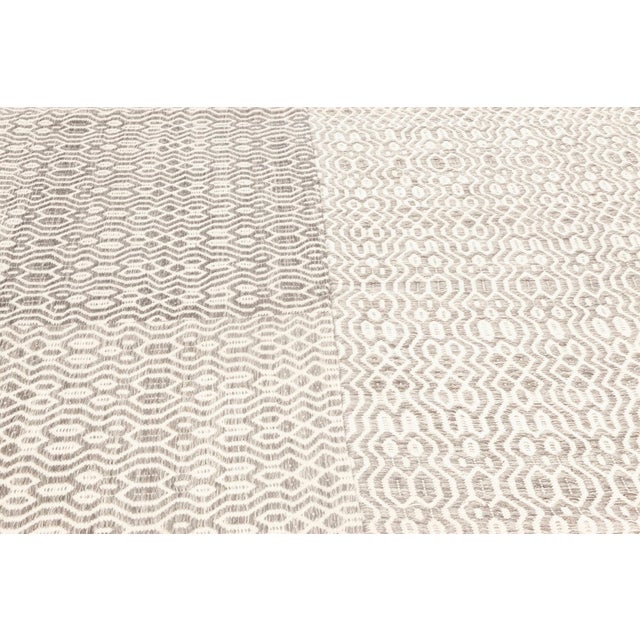 Textile Contemporary White and Gray Flat-Weave Wool Rug by Doris Leslie Blau For Sale - Image 7 of 10
