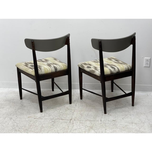 Vintage Mid Century Modern Modern Chairs- Set of 2 For Sale In Seattle - Image 6 of 7