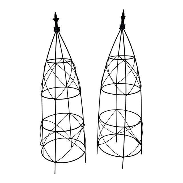 1980s Vintage French Art Deco Fleur De Lis Garden Topiary Trellises Frames - A Pair For Sale