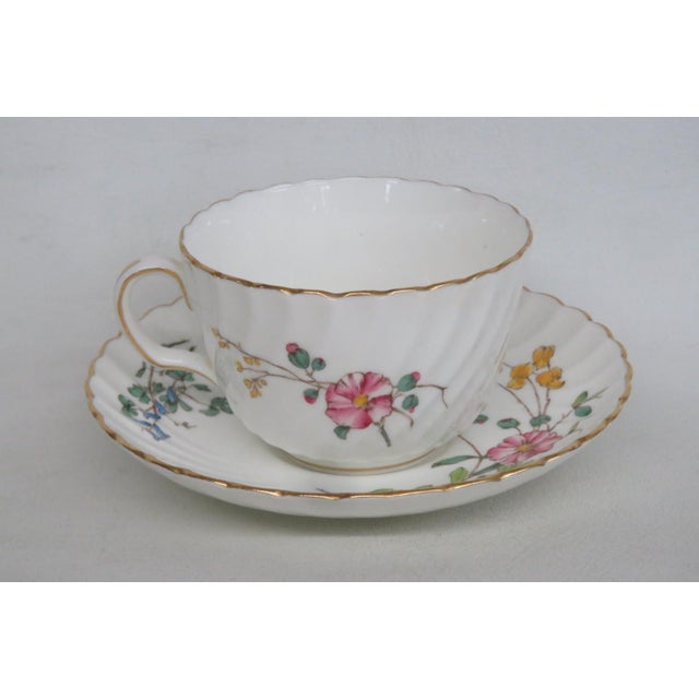 English Minton Dainty Sprays England Bone China Flowers Tea Cup and Saucer 2pc Set 5033b For Sale - Image 3 of 12