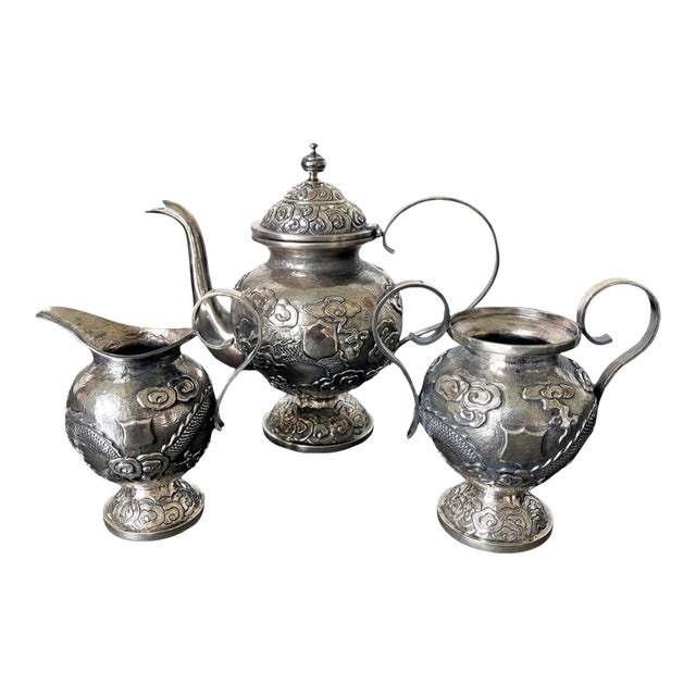 Early 20th Century Chinese Export Silver Tea or Coffee Service by ZeeSung - 3 pcs For Sale