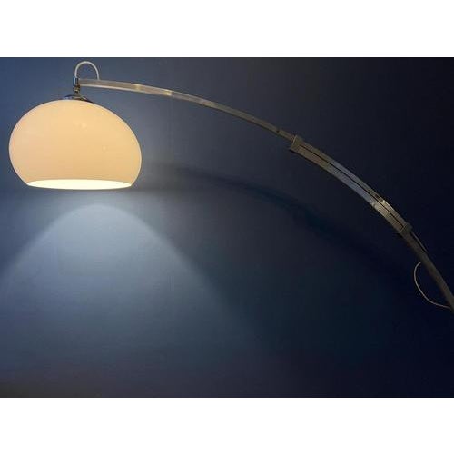 Metal Vintage Space Age Arc Floor Lamp in the style of Guzzini For Sale - Image 7 of 13