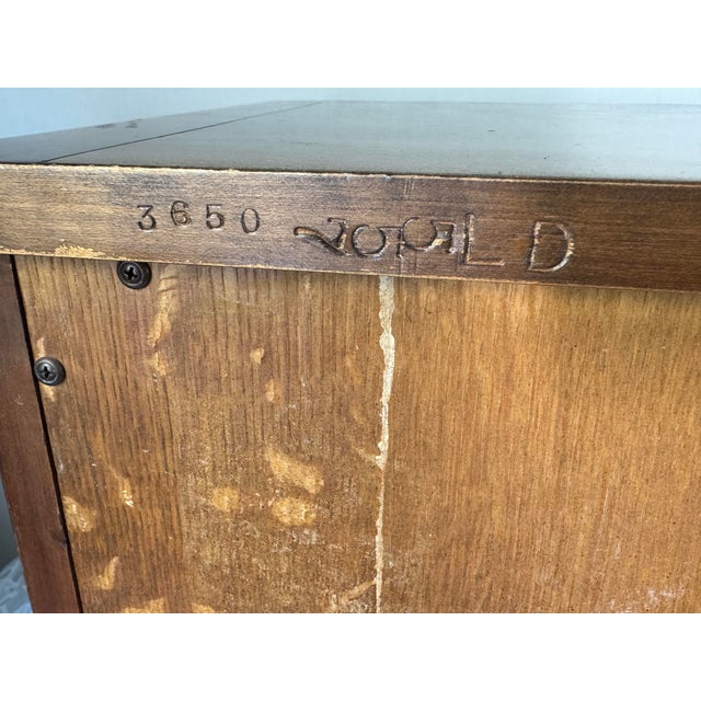 1980’s John Widdicomb French Provincial 3 Drawer Nightstand Dresser For Sale - Image 9 of 9