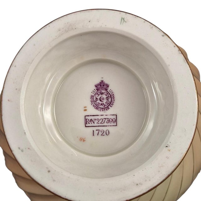 Blush Ivory Covered Pot-Pourri Jar from Royal Worcester, 1903 For Sale - Image 9 of 12