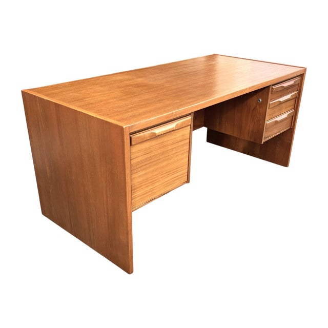 1960s 1960s Scandinavian Modern Teak Executive Desk With Floating Pedestal Design For Sale - Image 5 of 17