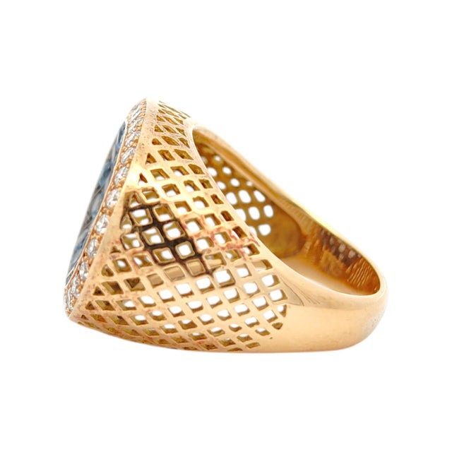 Metal Vintage 18k Oval Sapphire and Diamond Cluster Ring, Size 7 For Sale - Image 7 of 13