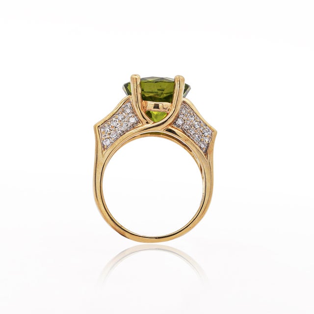 8.17 Carat Round Cut Peridot & Diamond 18k Gold Statement Ring, Size 8.25 For Sale - Image 4 of 6