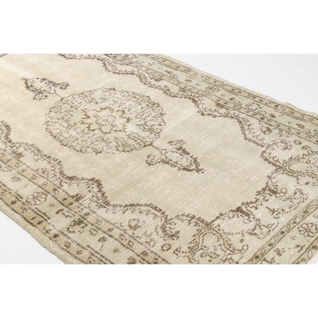 1960s Neutral Home Decor, Earthy Tones Rug For Sale - Image 9 of 10