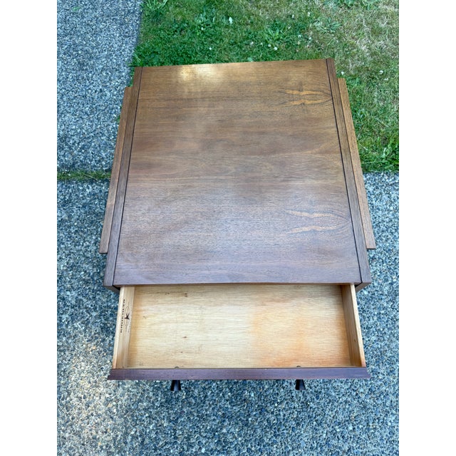 Mid-Century Modern Sculpted Kroehler Walnut 1960's Side Table For Sale - Image 9 of 11