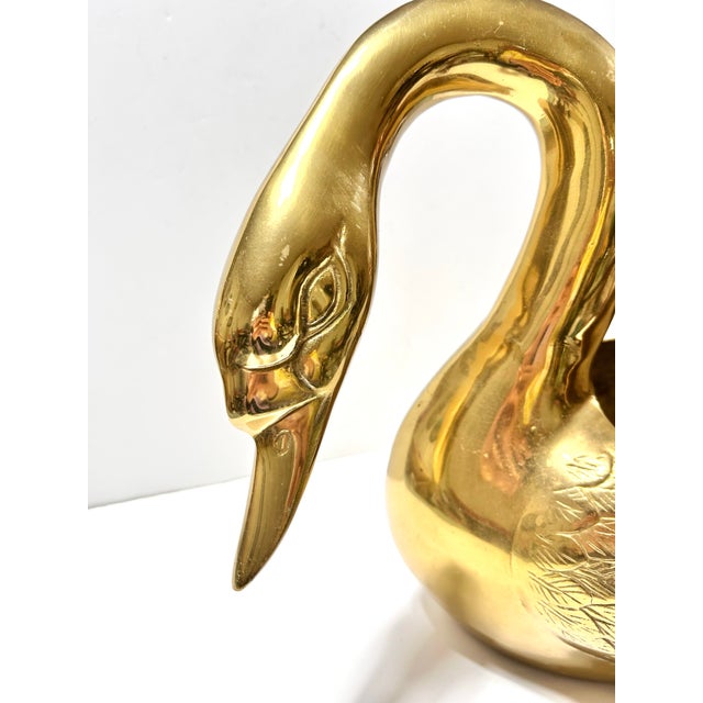 Mid-Century Modern Brass Swan Planter - Hollywood Regency – Large Palm Beach Glam Centerpiece Cachepot For Sale - Image 3 of 10