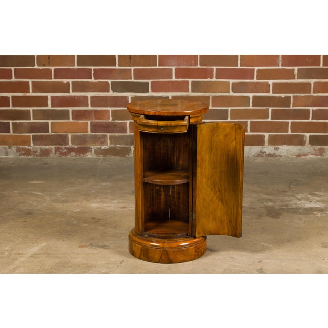 19th Century Italian 19th Century Walnut Drum Table with Single Door and Bookmatched Top For Sale - Image 5 of 11