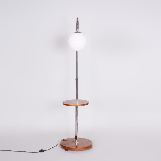 Bauhaus Bauhaus Adjustable Floor Lamp in Walnut and Chrome attributed to R. Slezák, Czech, 1930s For Sale - Image 3 of 13