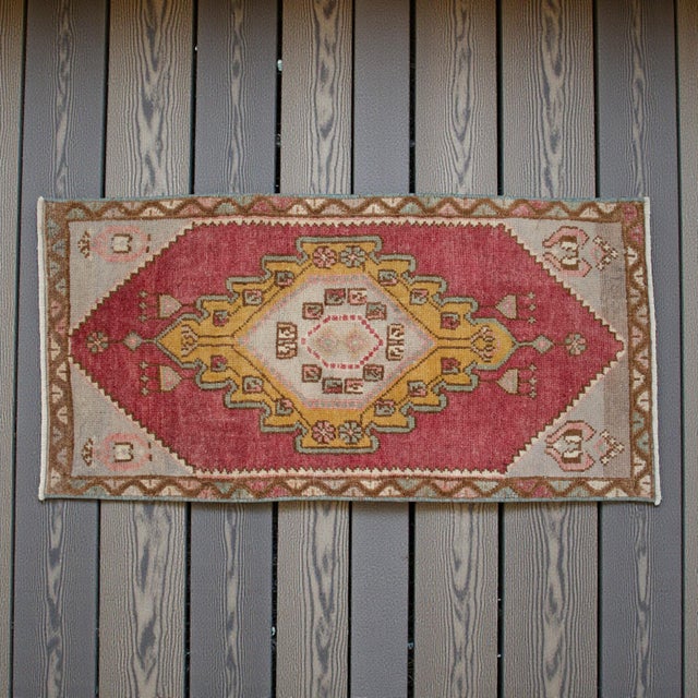Hollywood Regency 1970s Low Pile Hand Knotted Turkisj Rug Faded Mat- 18'' X 37'' For Sale - Image 3 of 14