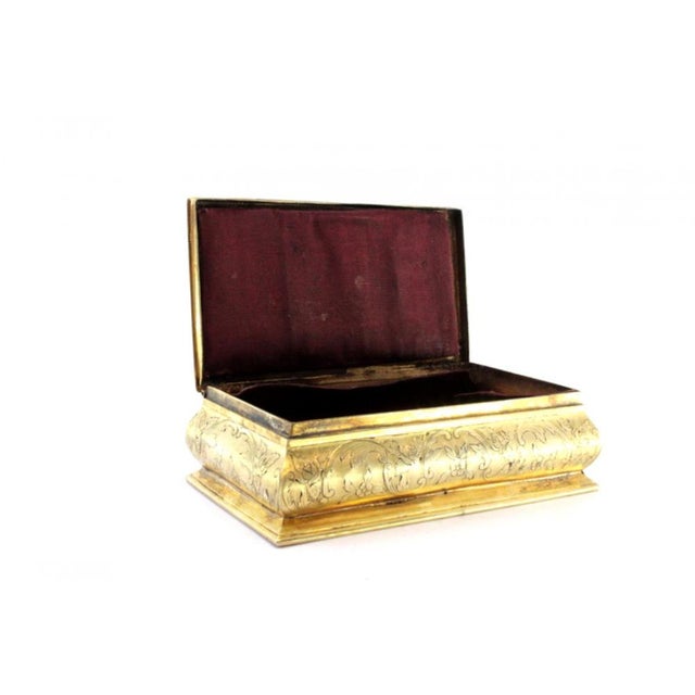 Metal Jewelry Box in Gold-Plated Silver with Engraved Plant Motifs For Sale - Image 7 of 9
