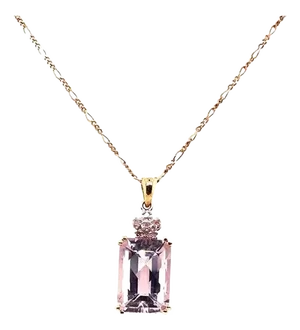 14 Karat Yellow Gold Necklace With Semi Precious Stone Pendant