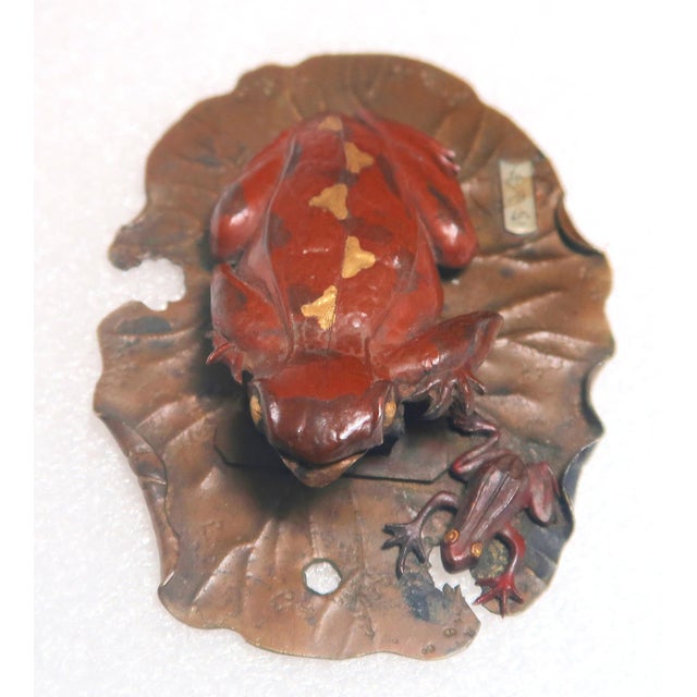Japanese Late 19th Century Meiji Period Japanese Gold and Silver Inlaid Bronze Frog Group (Clip) For Sale - Image 3 of 16