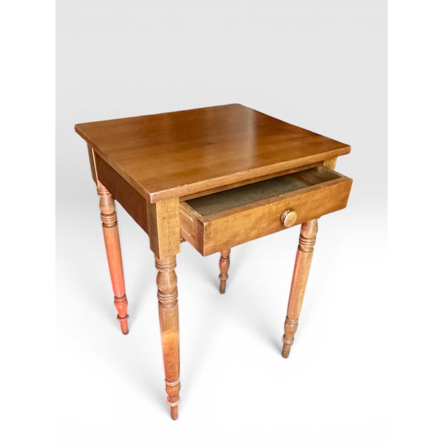 Early 19th Century American Early 19th Century Sheraton Style Cherry Single Drawer Side Table. For Sale - Image 5 of 9