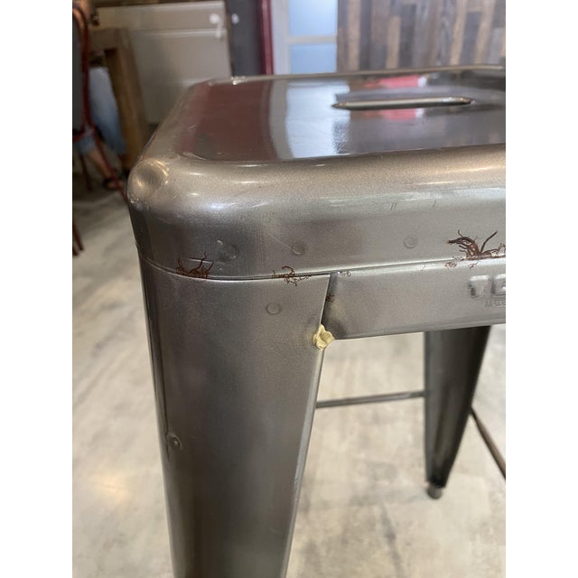 H75 Industrial Stackable Bar Stool in Varnished Metal by Xavier Pauchard for Tolix, 1950s For Sale - Image 11 of 18