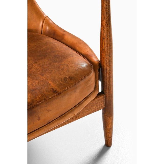 Easy Chair in Teak and Cognac Leather attributed to Ib Kofod-Larsen, 1950s For Sale - Image 4 of 17