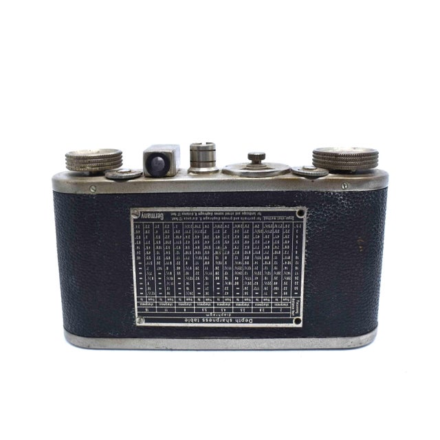 Rare 1930s German Wirgin Gewironar 35mm Collapsible View-Finder Camera With Vario Shutter and Original Clamp Mount For Sale - Image 6 of 10