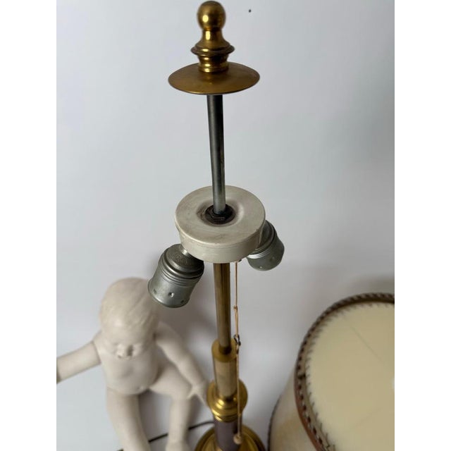 This truly enormous table lamp is an absolute rarity and a real eye-catcher. The masterful craftsmanship and the selection...