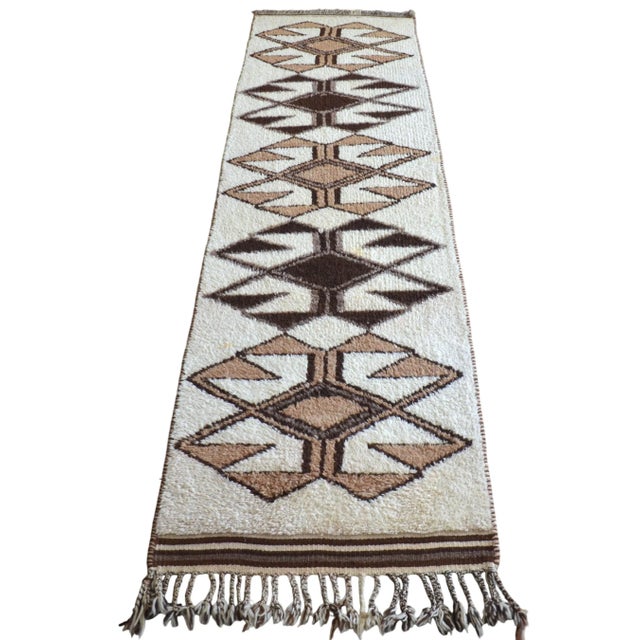 Cream Hand-Knotted Kurdish Runner Rug . Pure Organic Undyed Wool High Pile Herki - 3′1″ × 11′6″ For Sale - Image 8 of 15