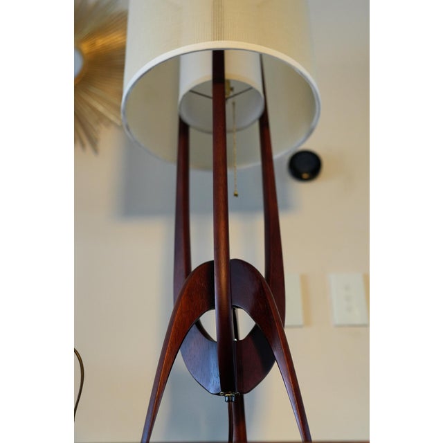 Brown 1960s Mid Century Modern R&j Manufacturing Model 30 Table Lamps - a Pair Restored For Sale - Image 8 of 18