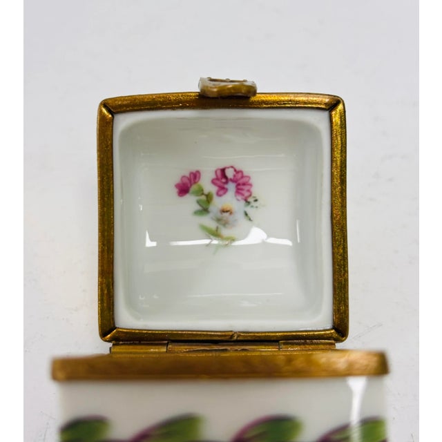 Vintage Limoges Porcelain Footed Trinket Chest With Gold and Flowers Decoration For Sale In Raleigh - Image 6 of 7