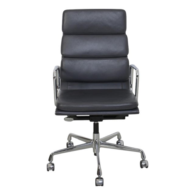 EA-219 Office Chair in Grey Leather by Charles Eames, 2012 For Sale