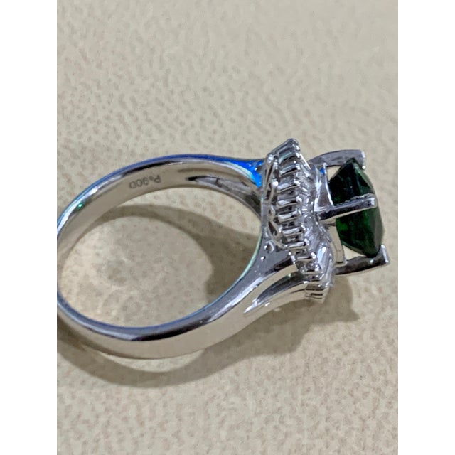 1.8 Carat Oval Tsavorite and 1.0 Carat Diamond Ring in Platinum Estate Size 6 For Sale In New York - Image 6 of 18