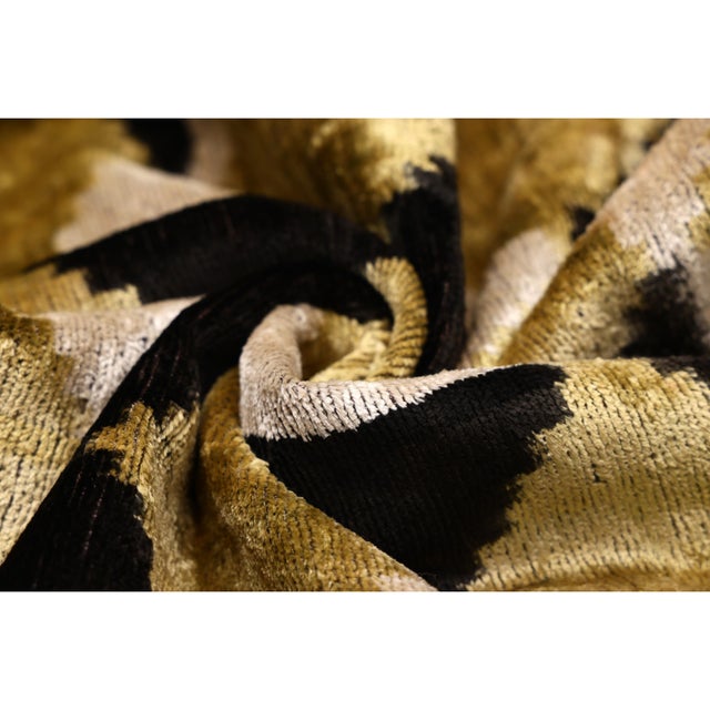 Mid-Century Modern Gold Geometric Silk Velvet Pillow 20x20 | Handmade Luxury Designer Cushion For Sale - Image 3 of 7