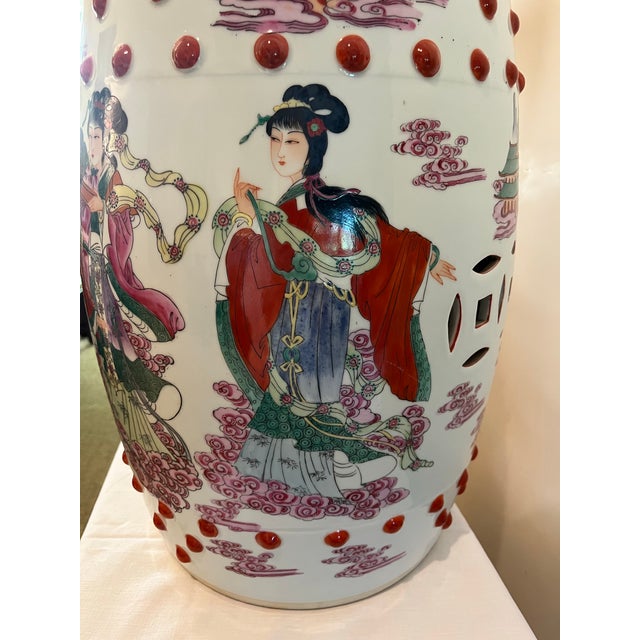 1960s Chinese Famille Mandarin Rose Medallion Porcelain Barrel-Form Garden Stool/Seat For Sale - Image 9 of 12