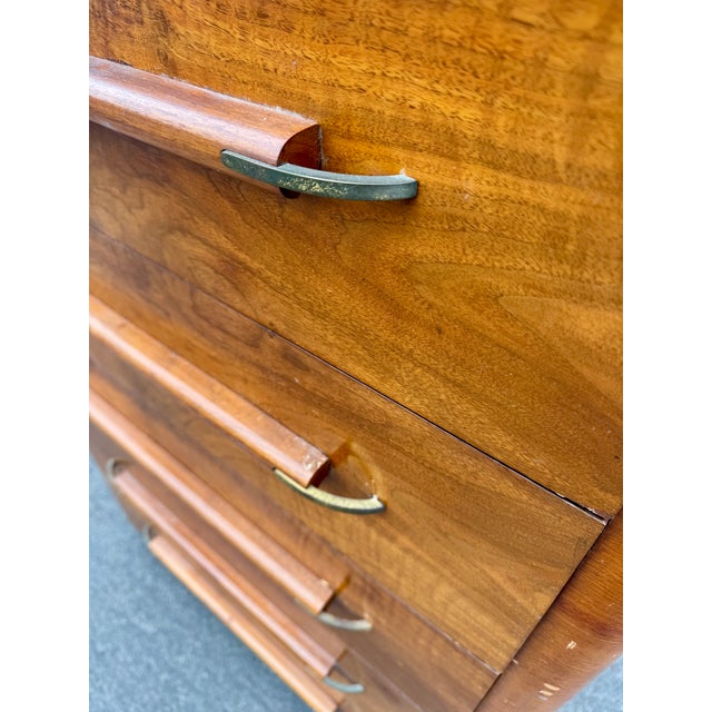 1930s Vintage Streamline Art Deco Walnut Chest of Drawers, C. 1930s–40s For Sale - Image 5 of 9
