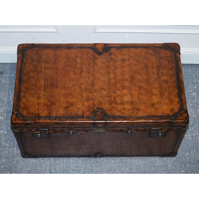 Vintage Hand-Dyed Brown Leather Lockable Storage Trunk For Sale - Image 5 of 16