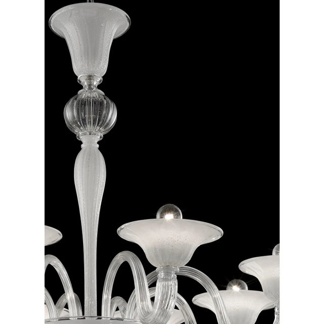 Modern Venetian Murano Glass Chandelier in Transparent and White Tones With Silver Leaf For Sale - Image 4 of 6