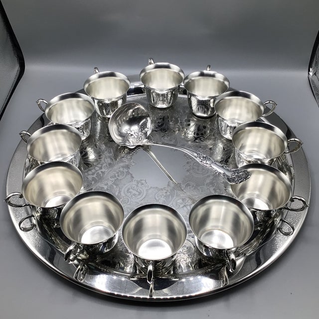 1970s Vintage Oneida Castle Court Silver Plated Punch Bowl Set-Punch Bowl, 12 Cups, 2 Ladles, 1 Platter-Set of 16 For Sale - Image 5 of 12