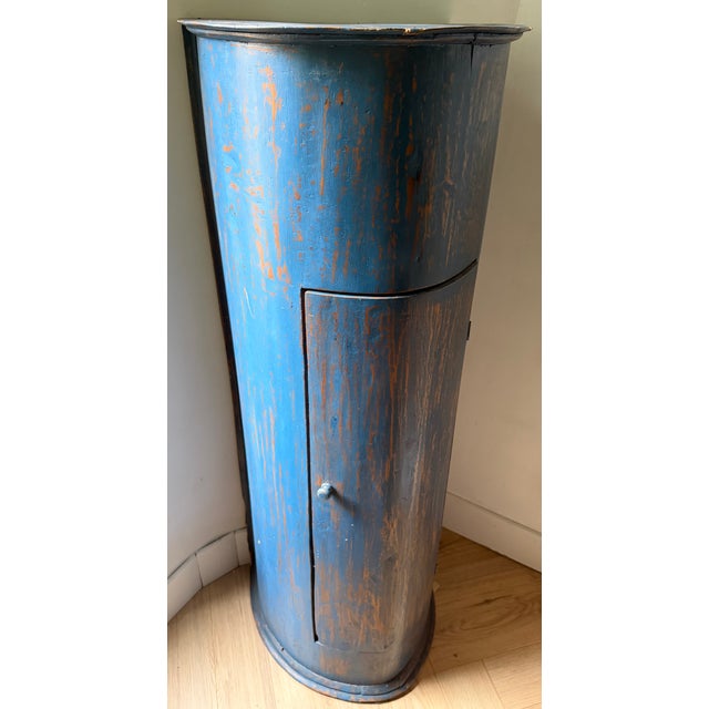 Antique Bow-Front Corner Cabinet in Blue Paint, 18th Century For Sale - Image 6 of 17