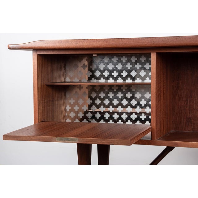 Wood Danish Boomerang Desk in Teak and Brass by Peter Lovig Nielsen for Dansk Design, 1968 For Sale - Image 7 of 18