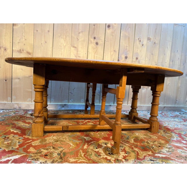 English Gateleg Coffee Table in Fir, Early 20th Century For Sale - Image 6 of 7