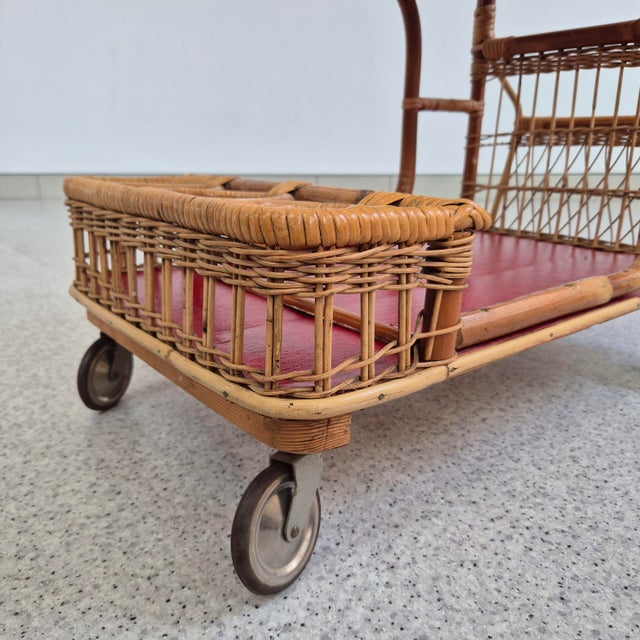 Mid-Century Modern Mid-Century Modern Bar Cart in Wicker with Red Shelves, 1950s For Sale - Image 3 of 11