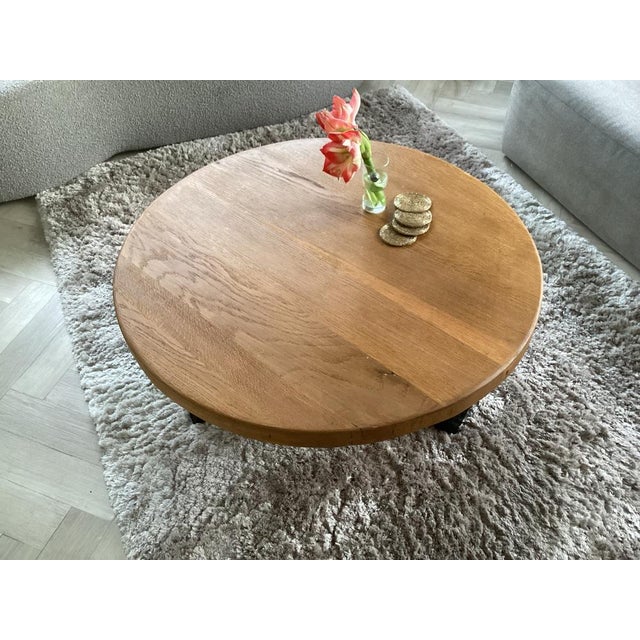 Wood Brutalist Round Tripod Coffee Table in Stained Oak, 1970s For Sale - Image 7 of 8